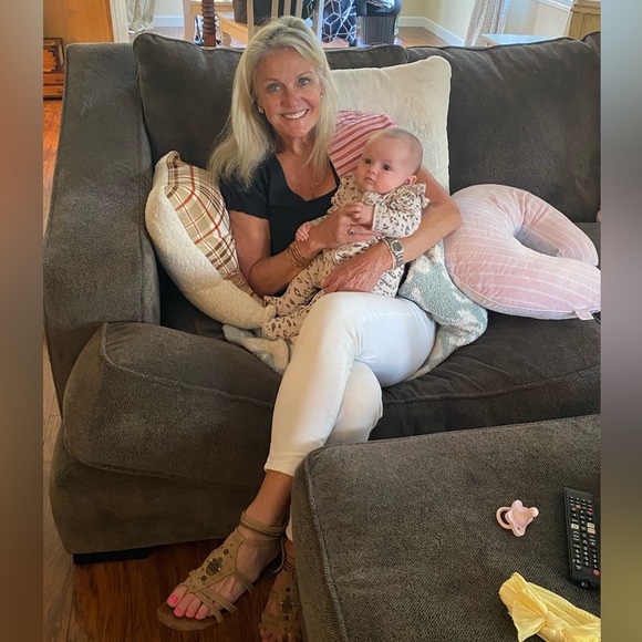 🌸 LORRI IS LIVE 🌸 SHOW NOTIFICATION 🌸 Like this listing to be notified! - Picture 10 of 15